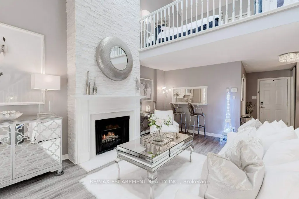 1280 Maple Crossing Boulevard, #11