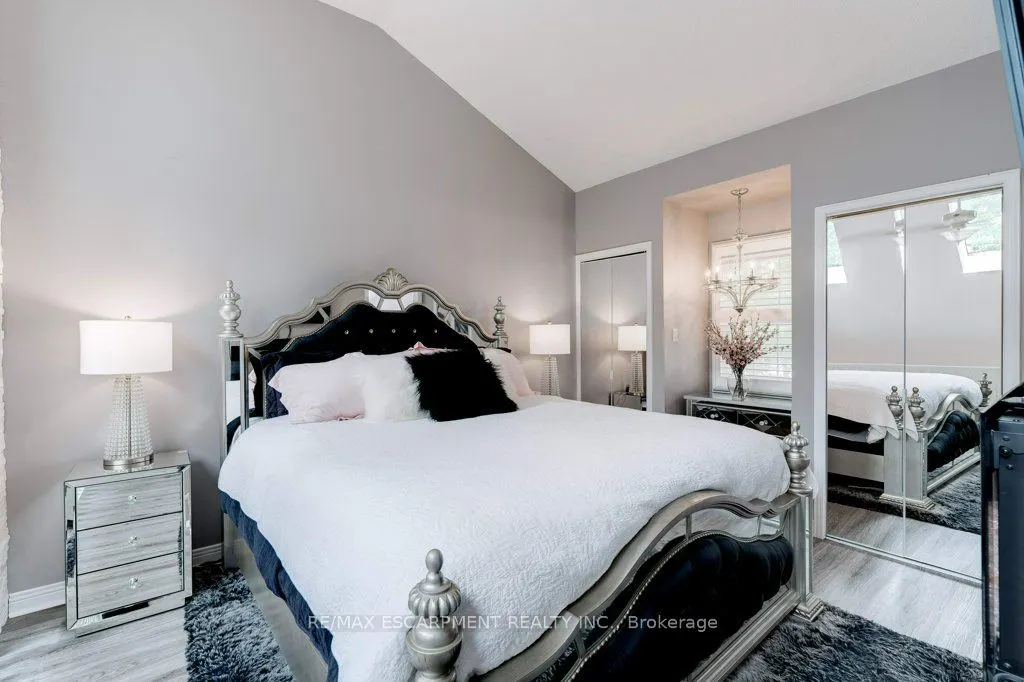 1280 Maple Crossing Boulevard, #11