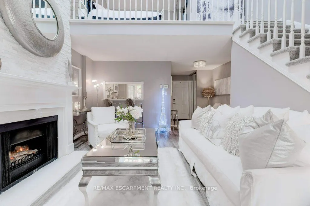 1280 Maple Crossing Boulevard, #11