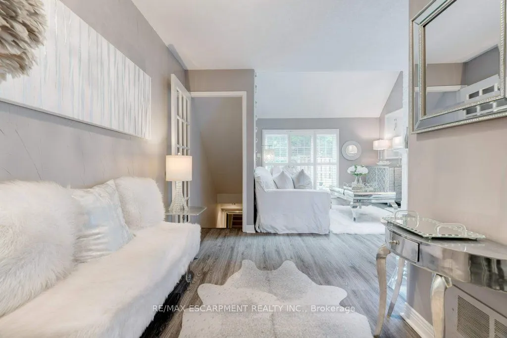 1280 Maple Crossing Boulevard, #11