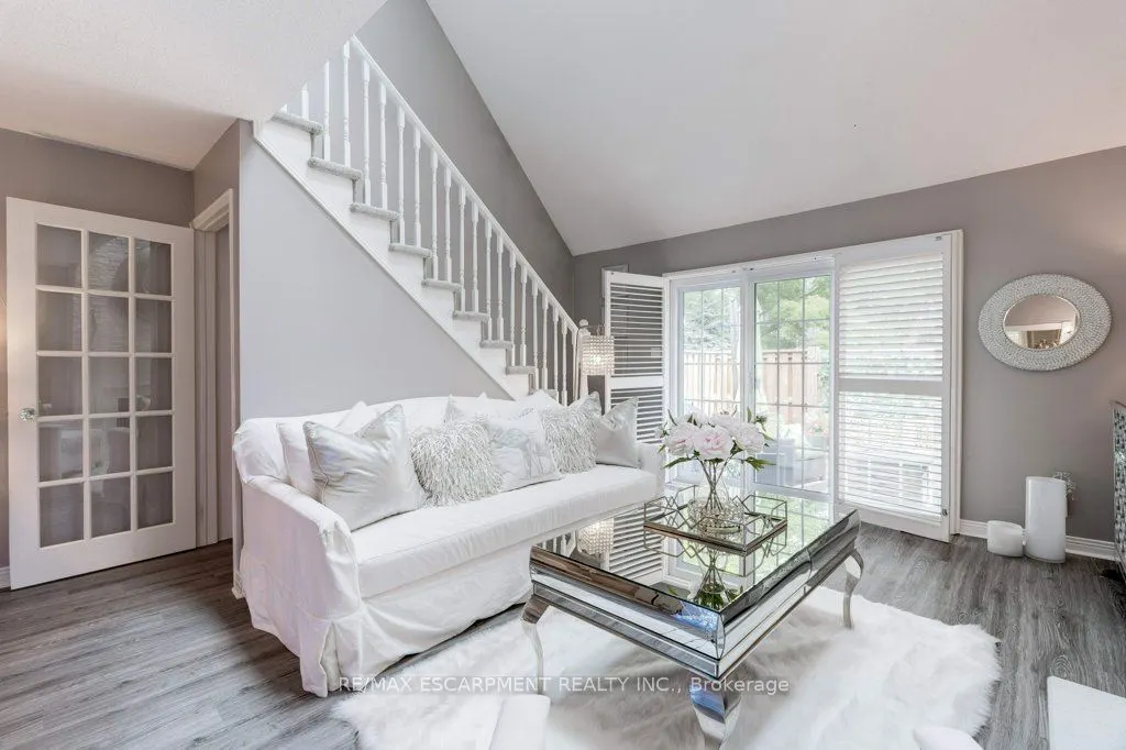 1280 Maple Crossing Boulevard, #11