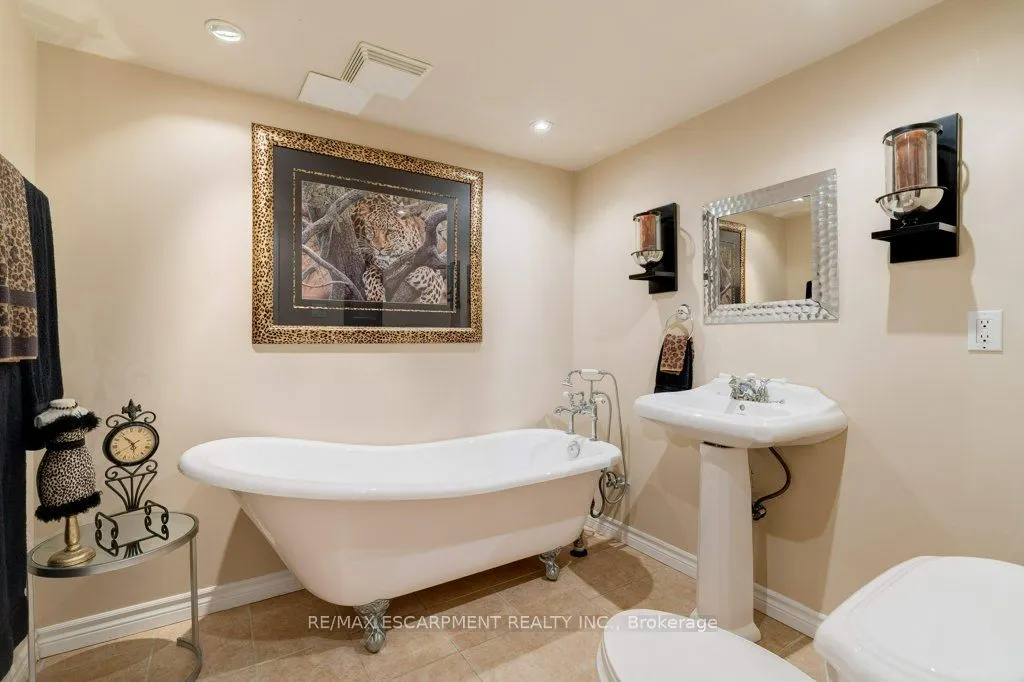 1280 Maple Crossing Boulevard, #11