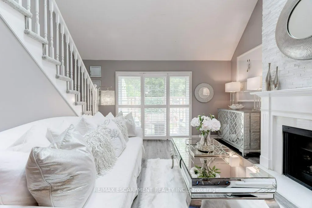 1280 Maple Crossing Boulevard, #11