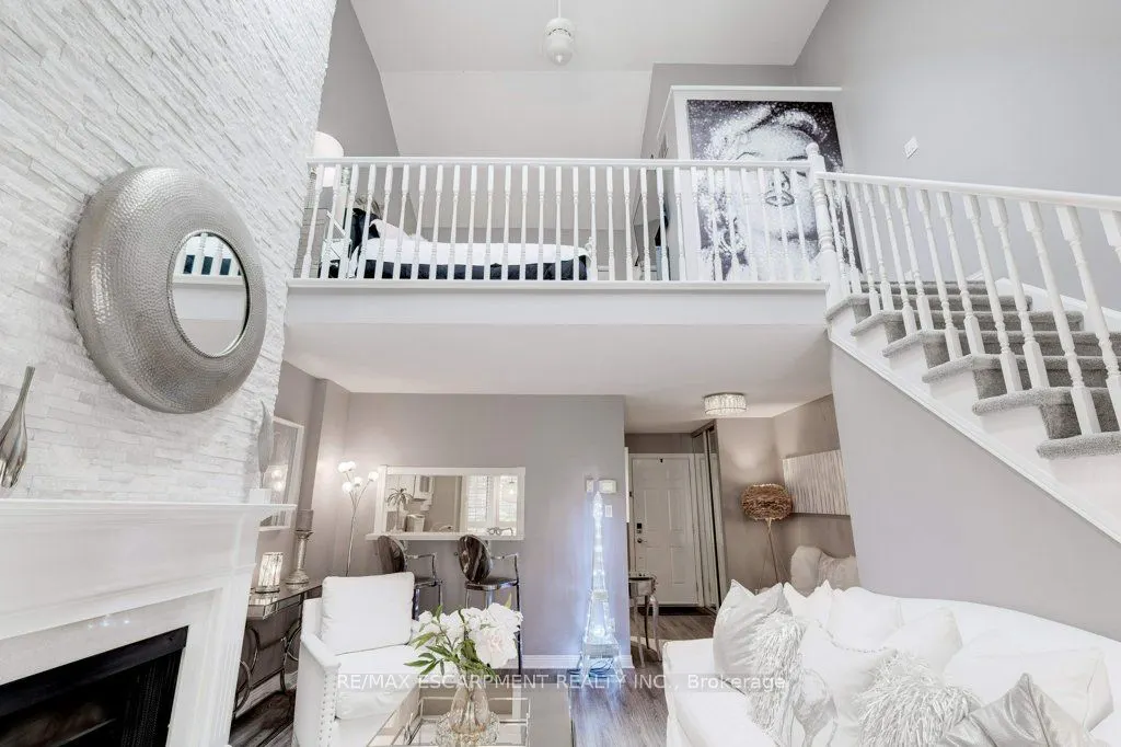 1280 Maple Crossing Boulevard, #11