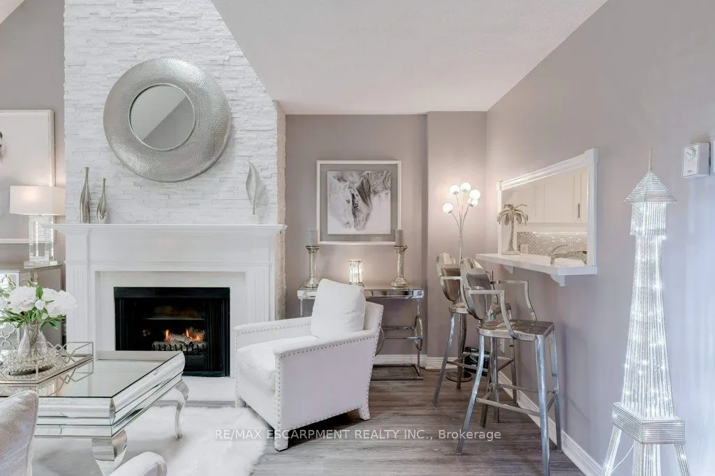 1280 Maple Crossing Boulevard, #11