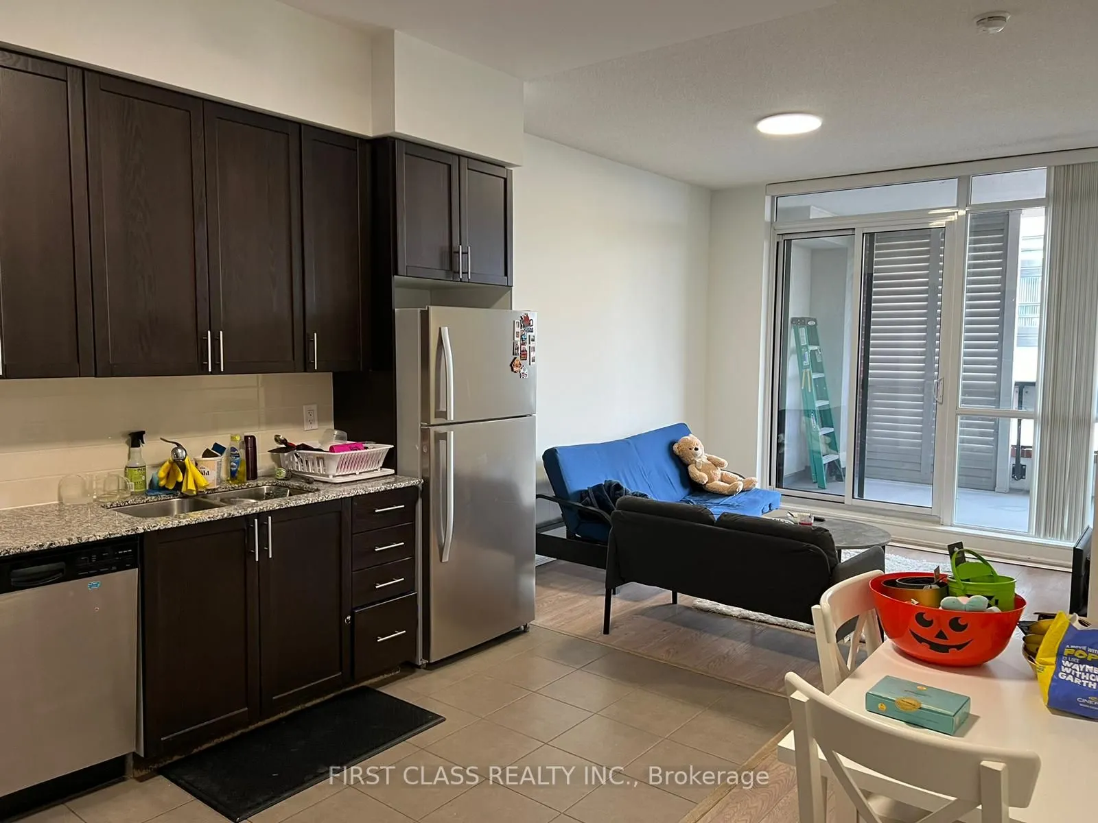 830 Lawrence Avenue W, #811