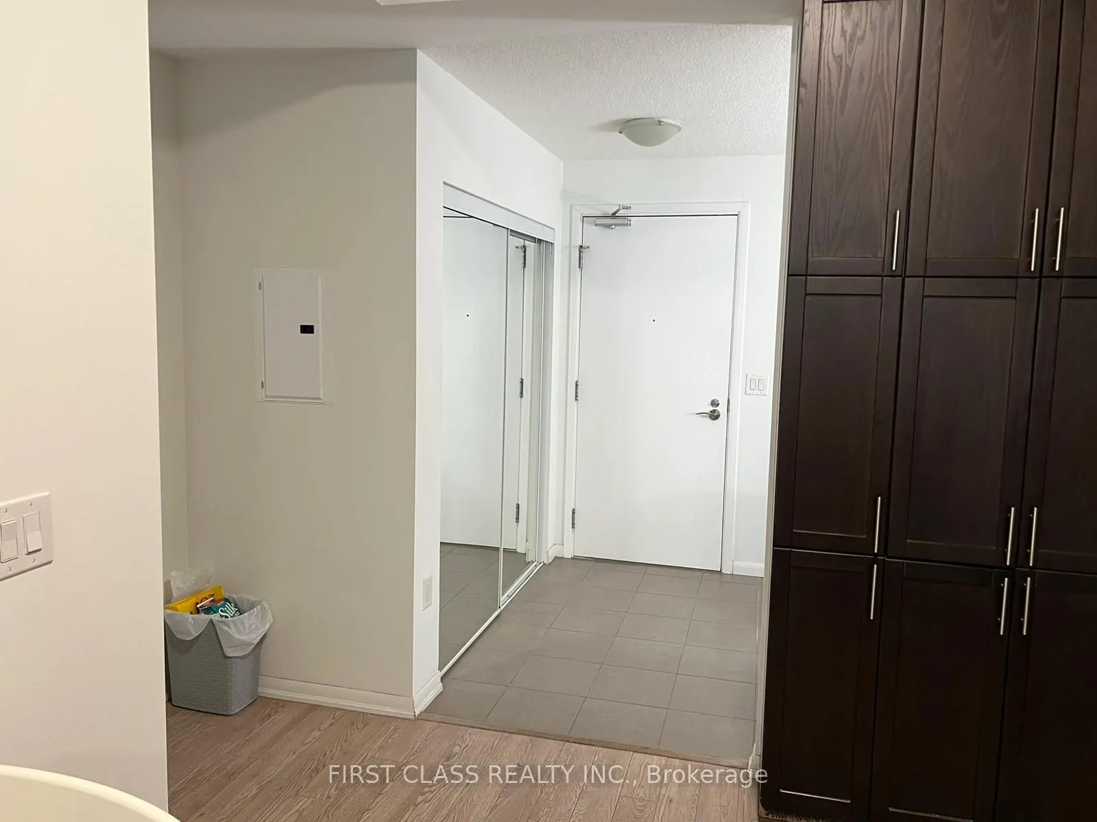 830 Lawrence Avenue W, #811