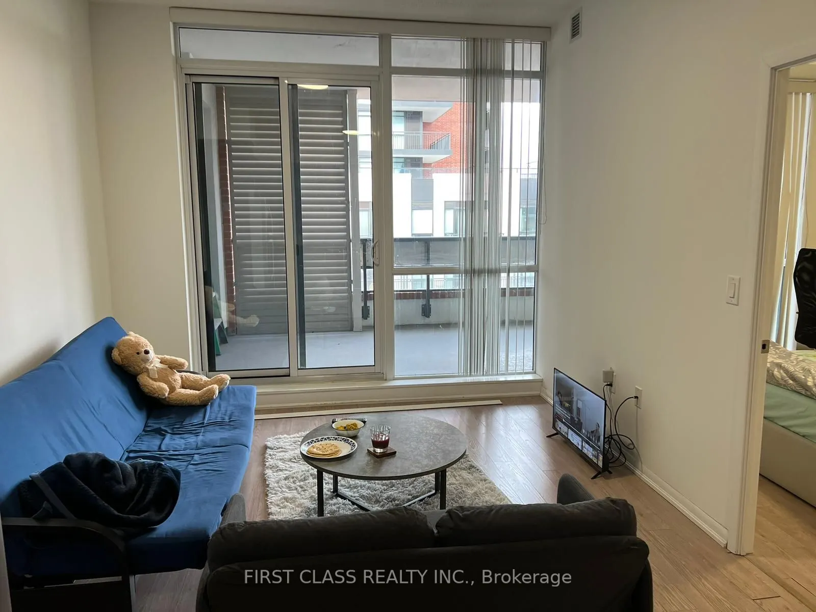 830 Lawrence Avenue W, #811