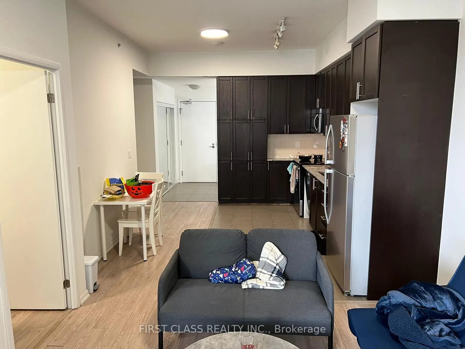 830 Lawrence Avenue W, #811