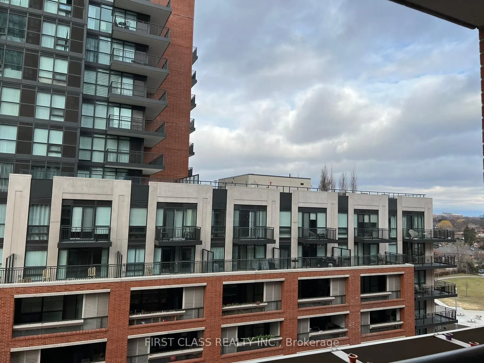 830 Lawrence Avenue W, #811