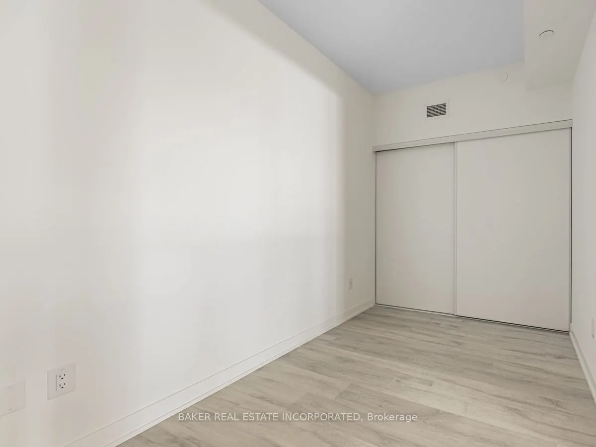 220 Missinnihe Way, #808