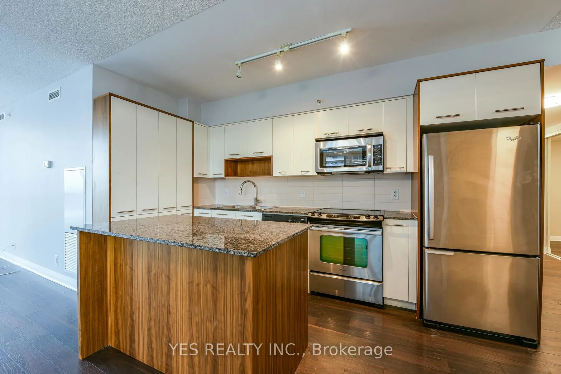 1 Valhalla Inn Road, #1204