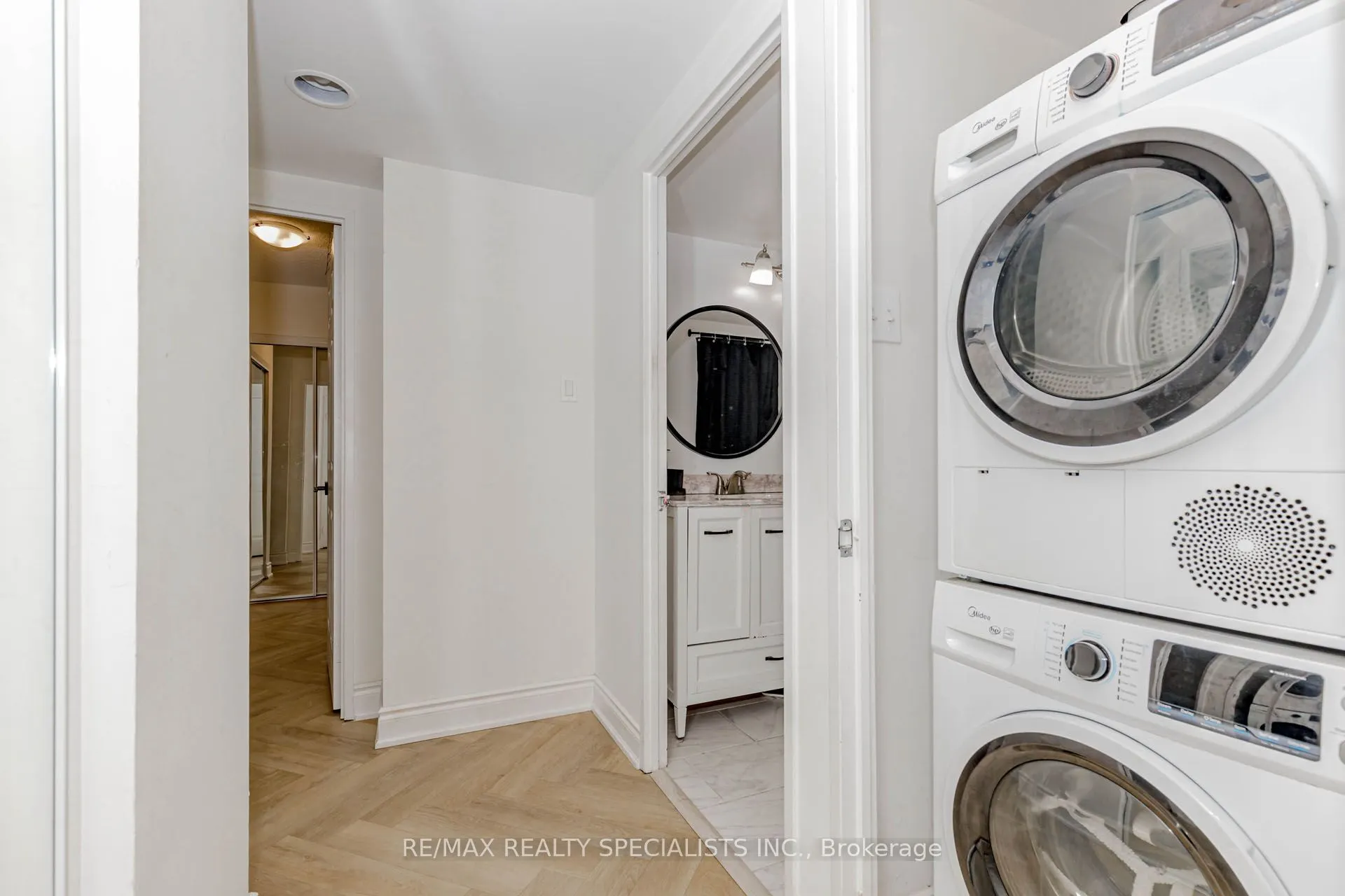 2177 Burnhamthorpe Road W, #1102