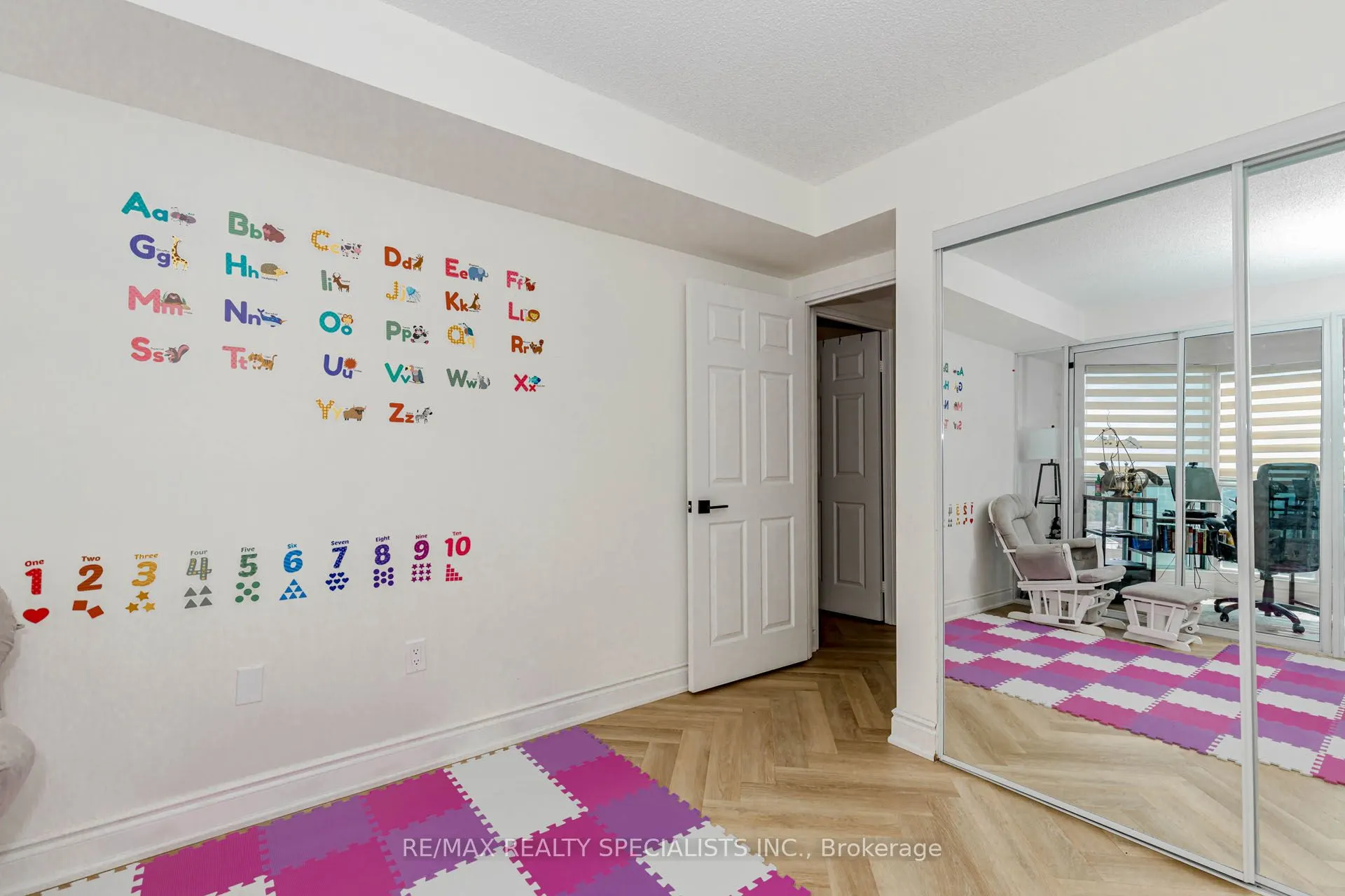 2177 Burnhamthorpe Road W, #1102