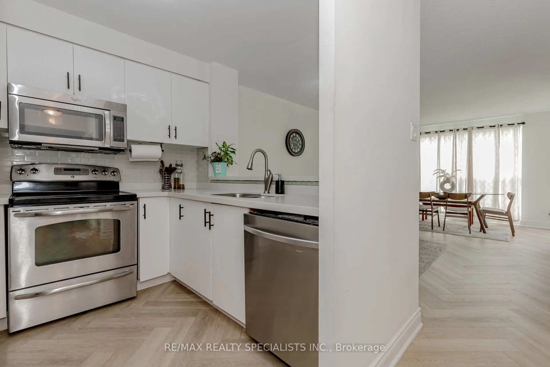 2177 Burnhamthorpe Road W, #1102