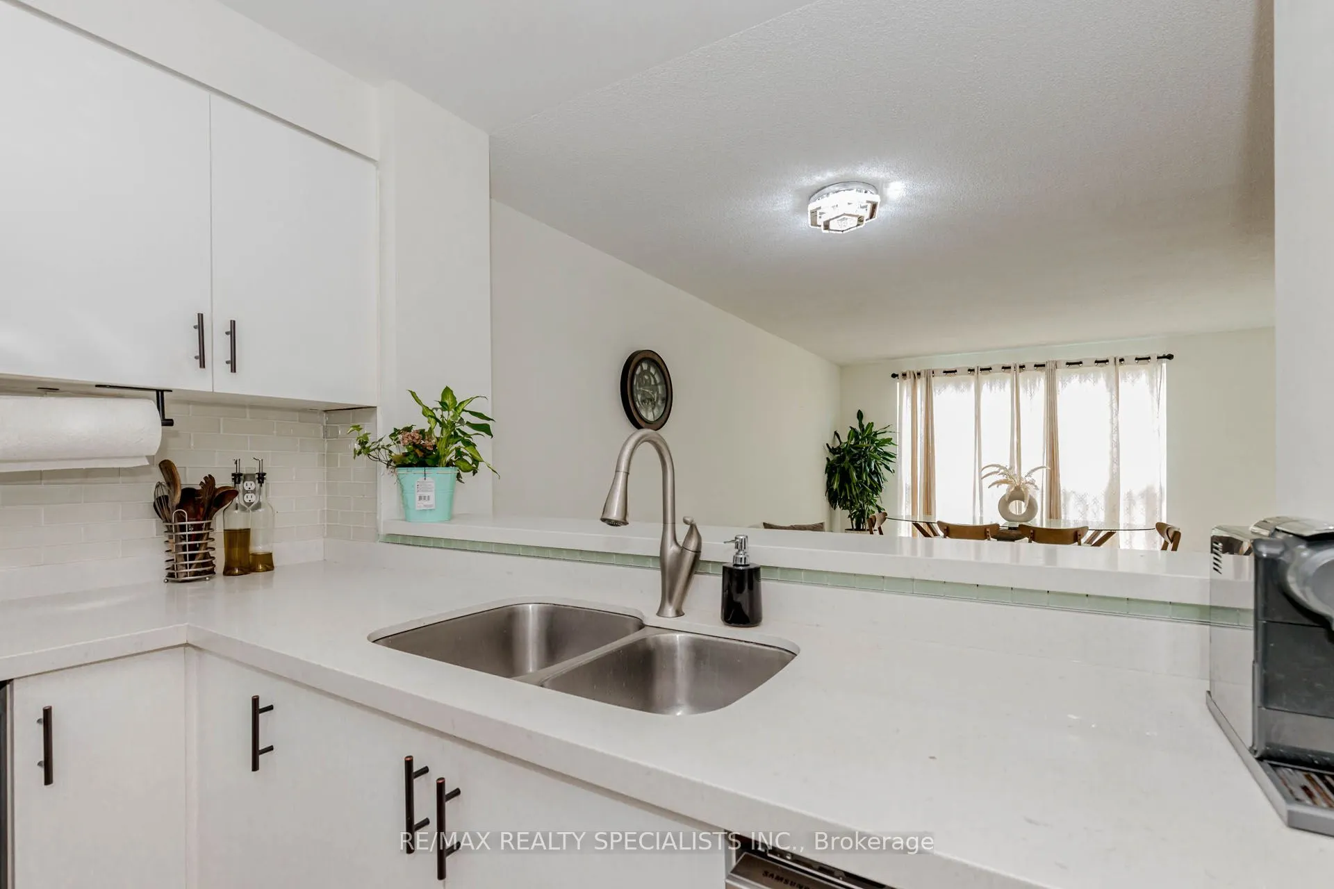 2177 Burnhamthorpe Road W, #1102