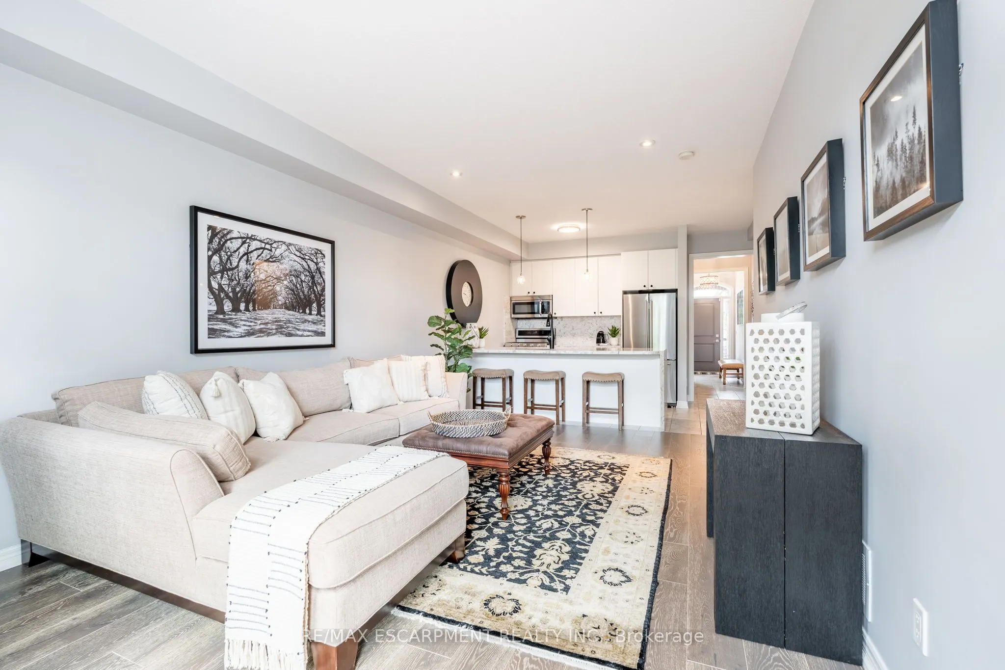 5056 New Street, #15