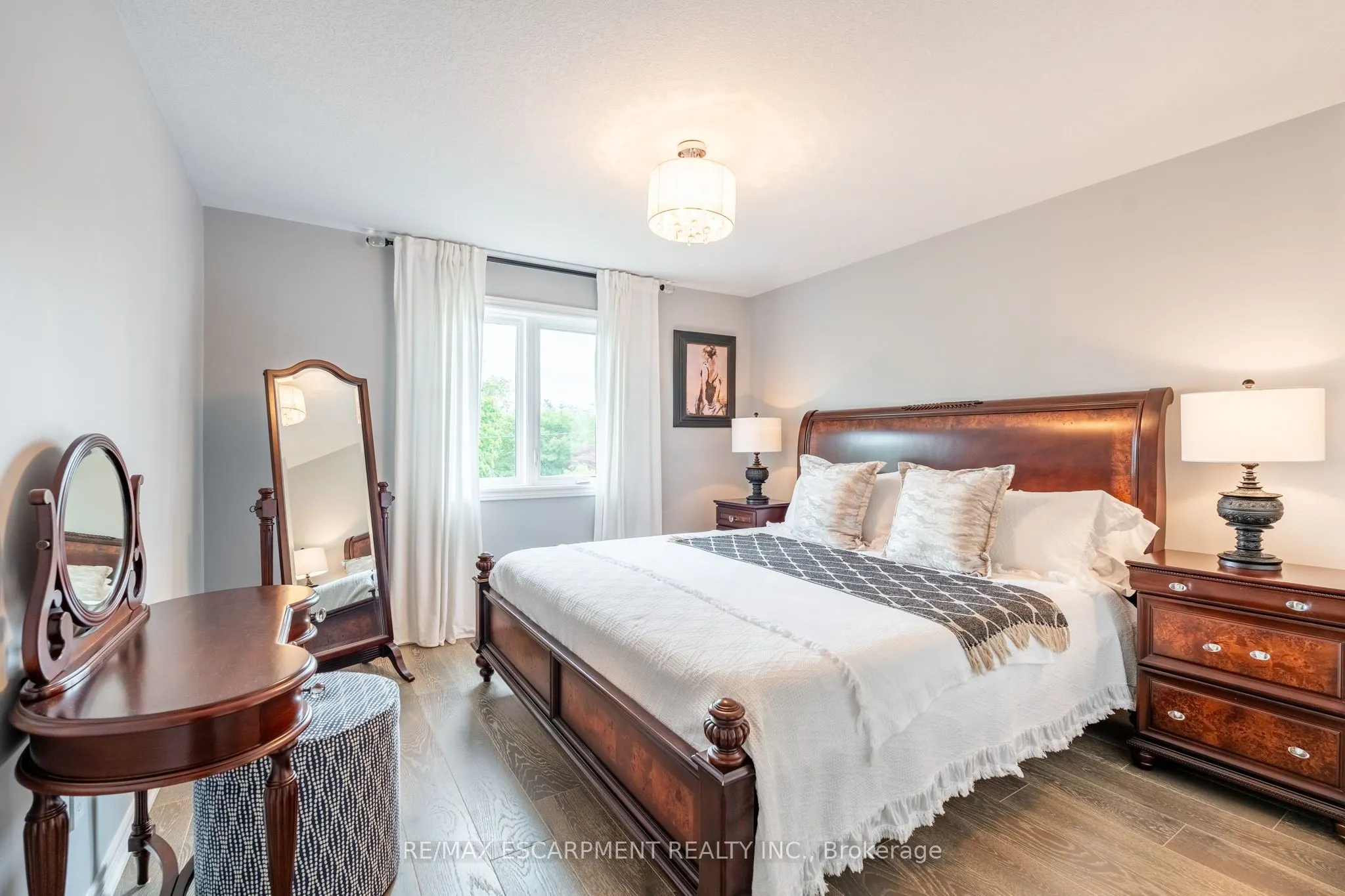 5056 New Street, #15