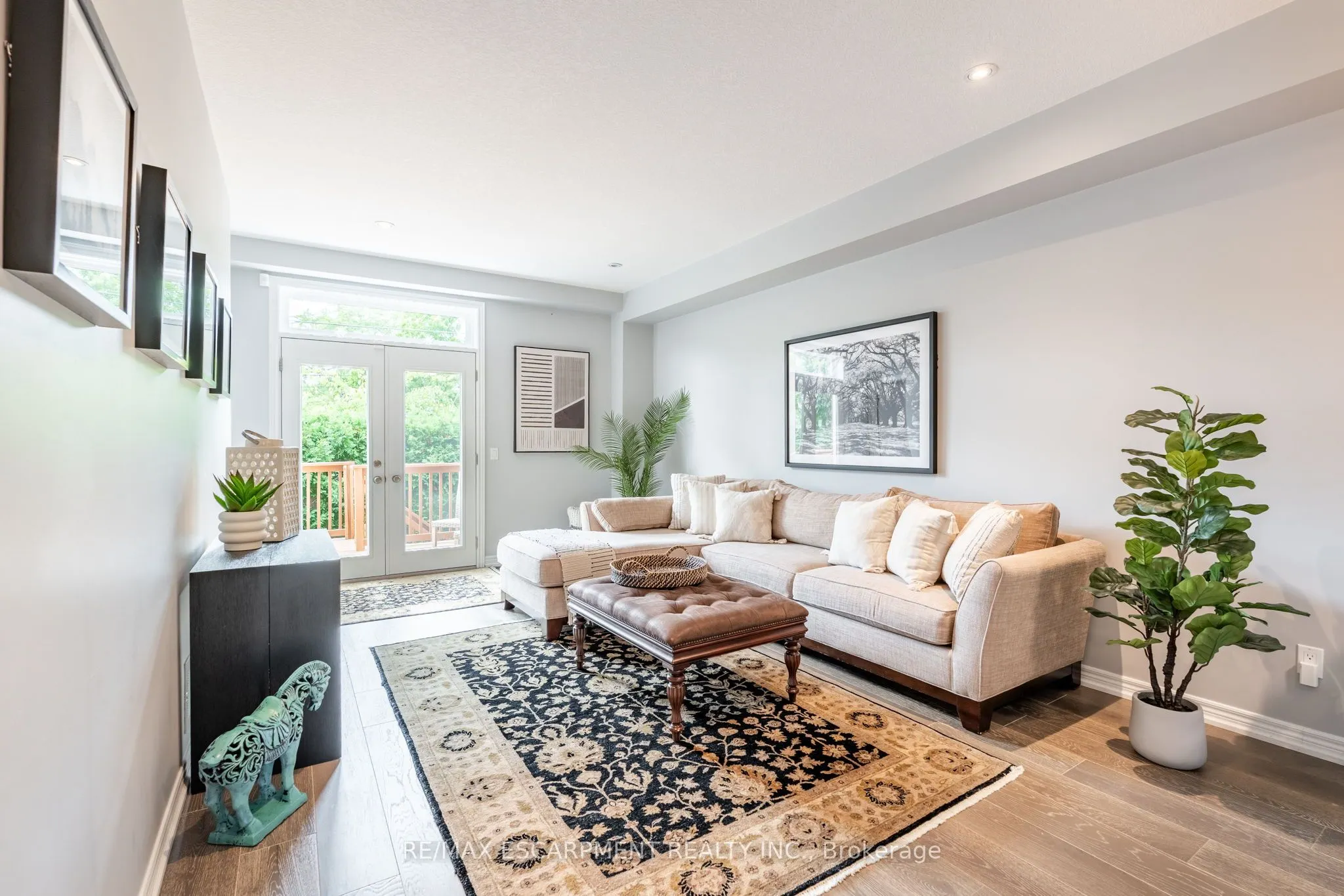 5056 New Street, #15