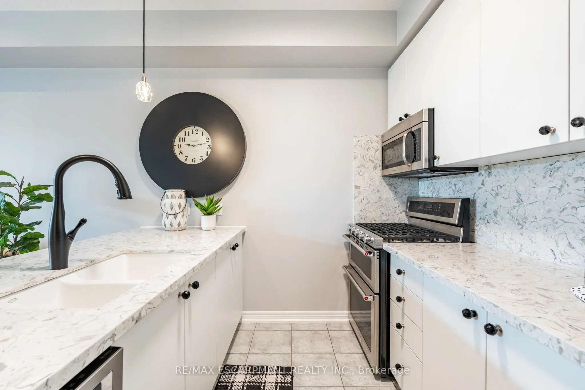 5056 New Street, #15