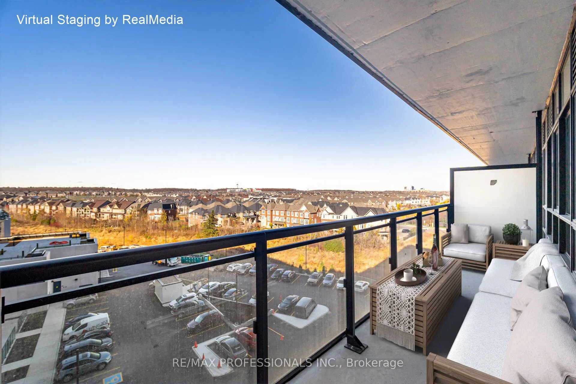 395 Dundas Street W, #603