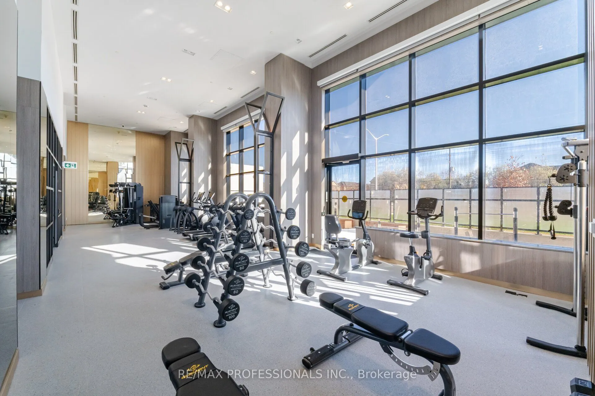 395 Dundas Street W, #603