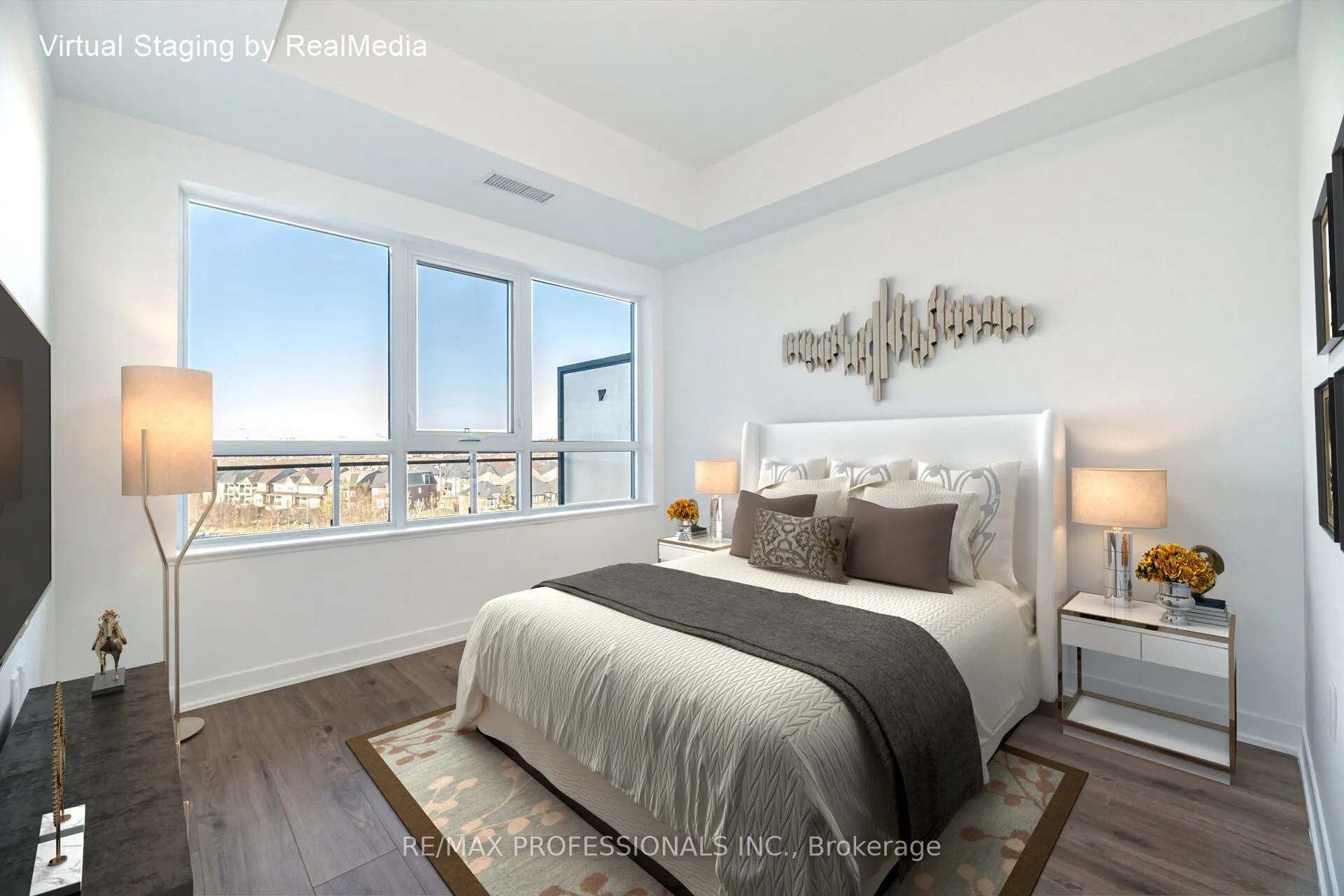 395 Dundas Street W, #603