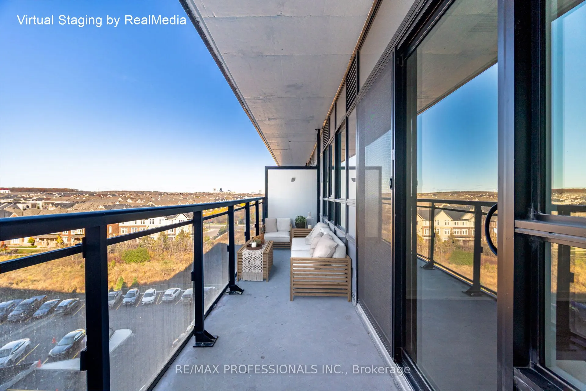 395 Dundas Street W, #603