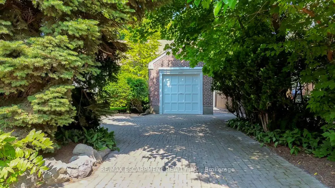 2583 Lake Shore Boulevard W