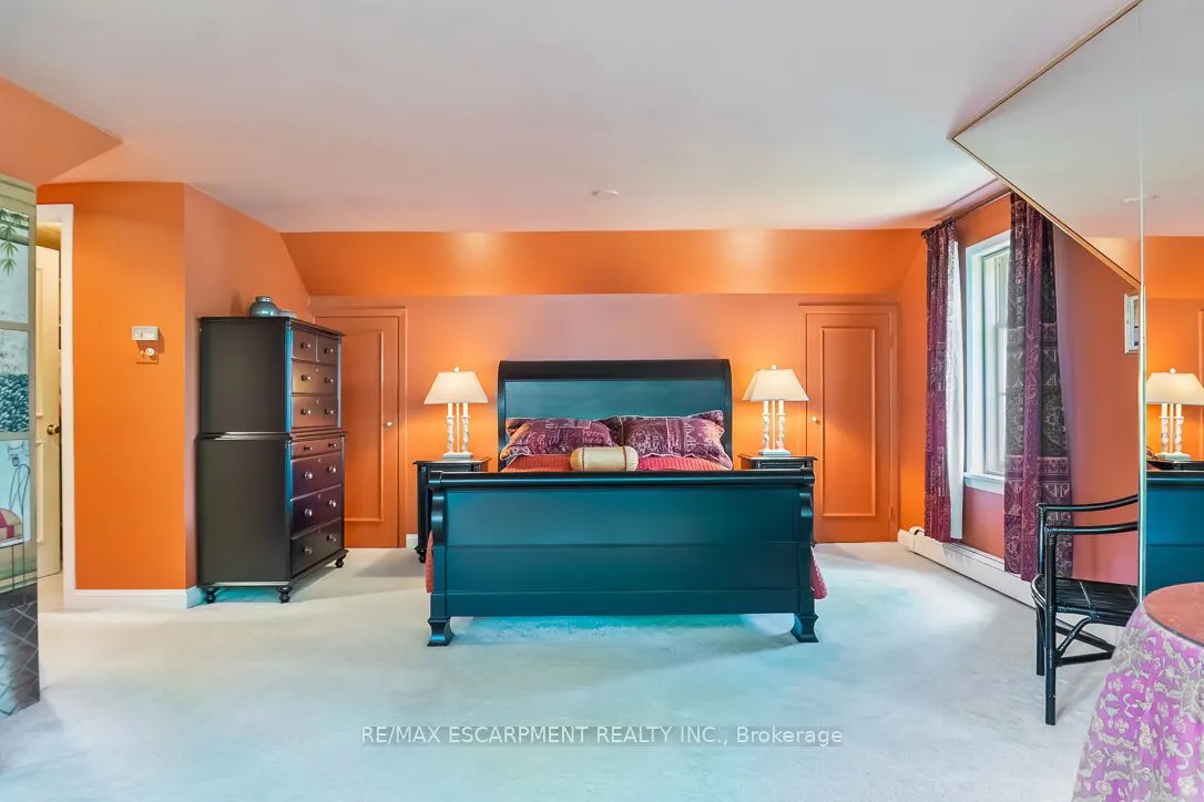 2583 Lake Shore Boulevard W