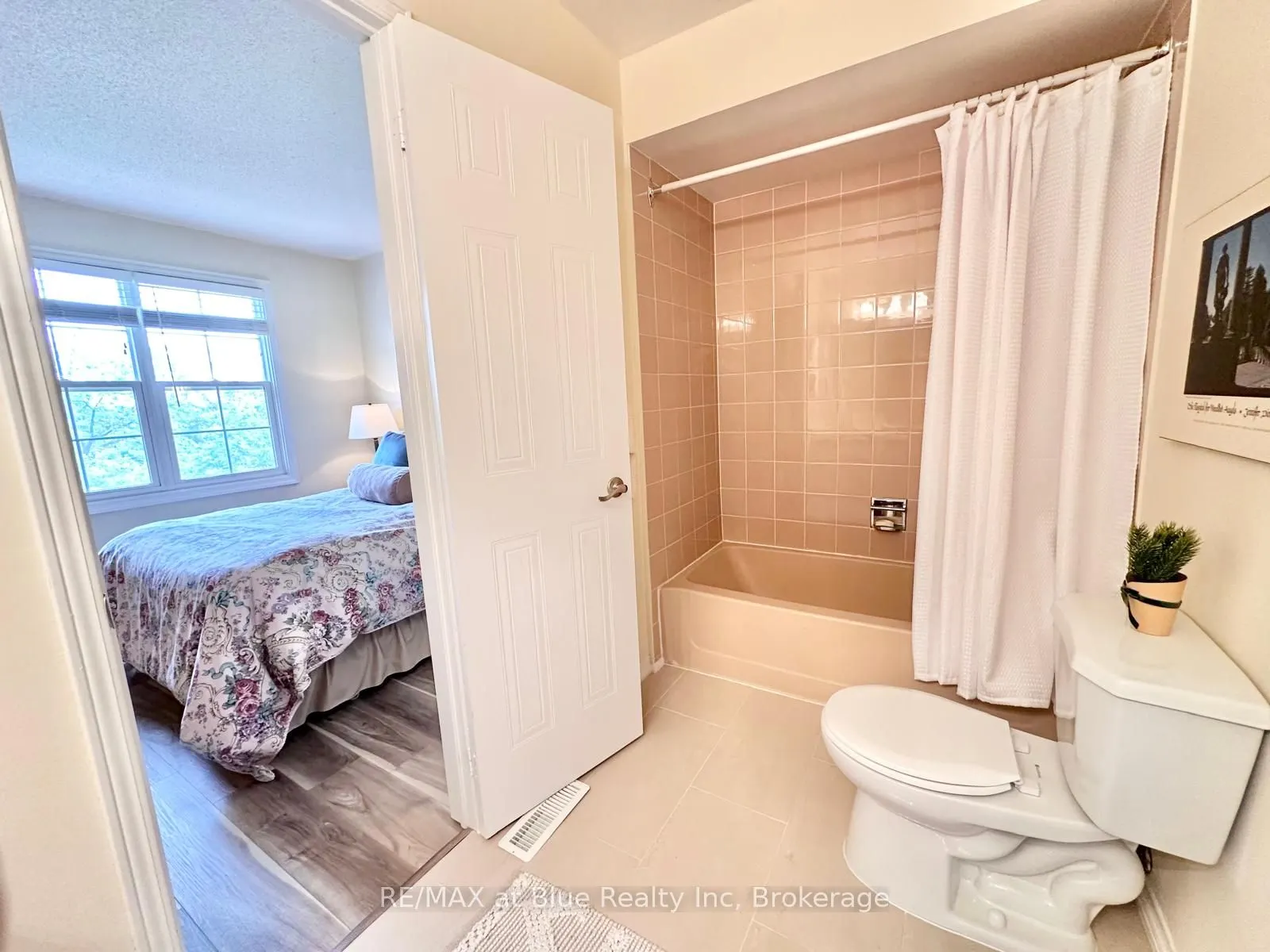 8 Stornwood Court, #8