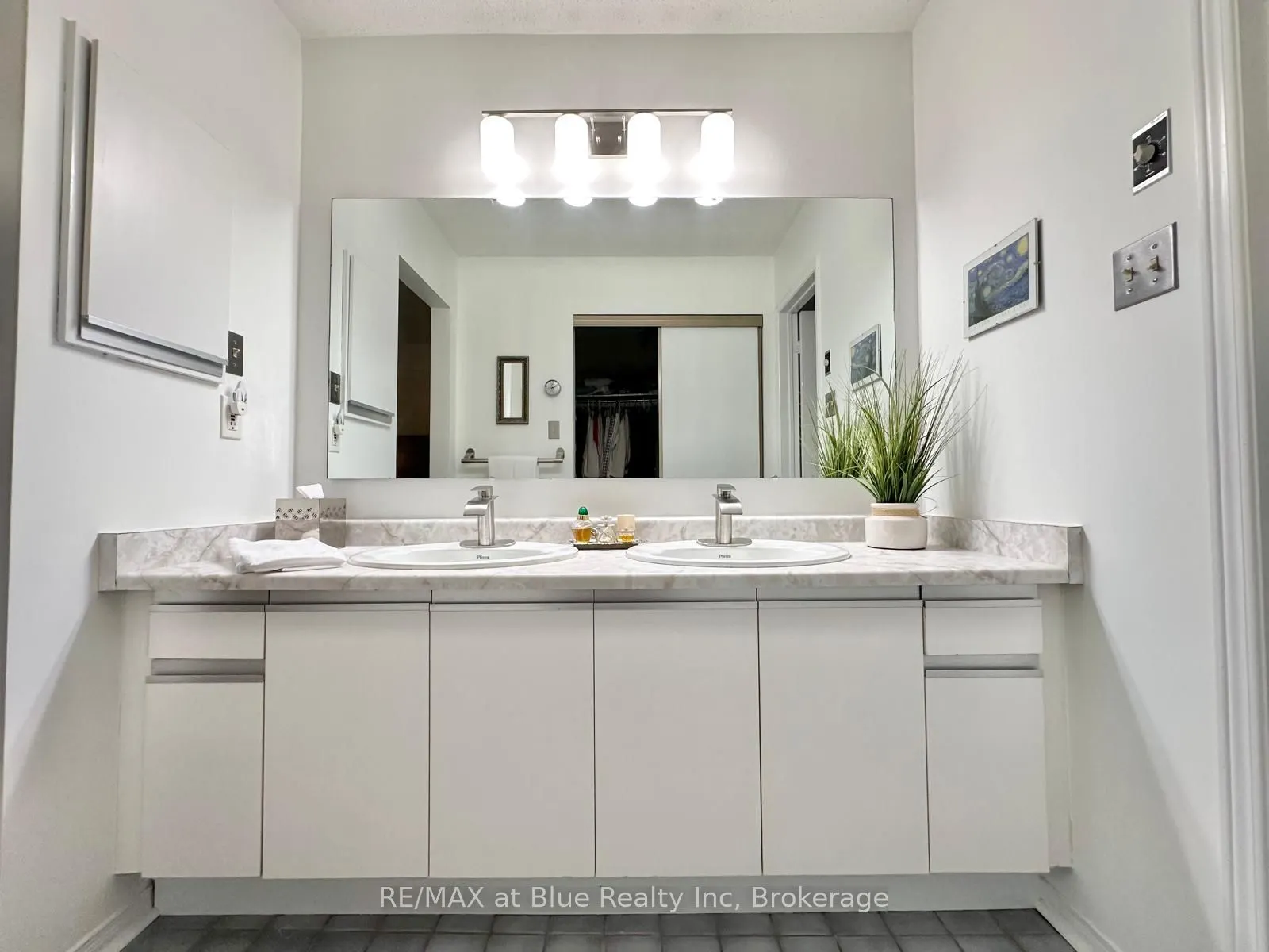 8 Stornwood Court, #8