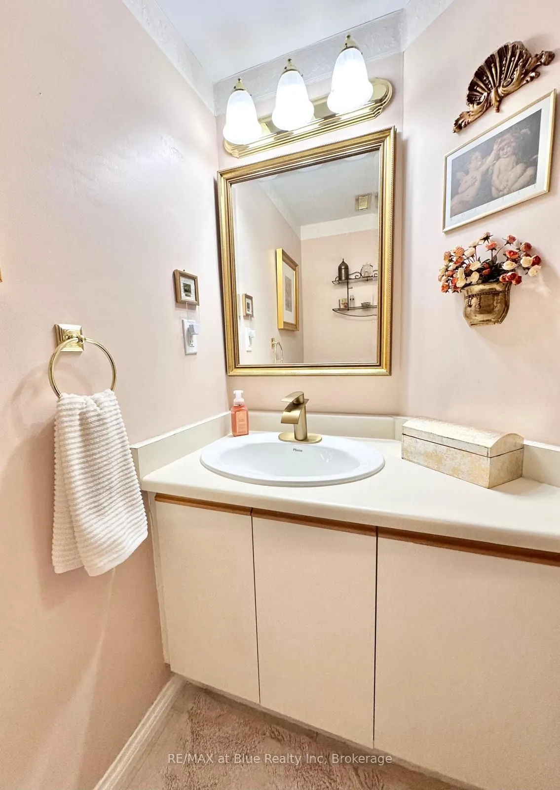 8 Stornwood Court, #8