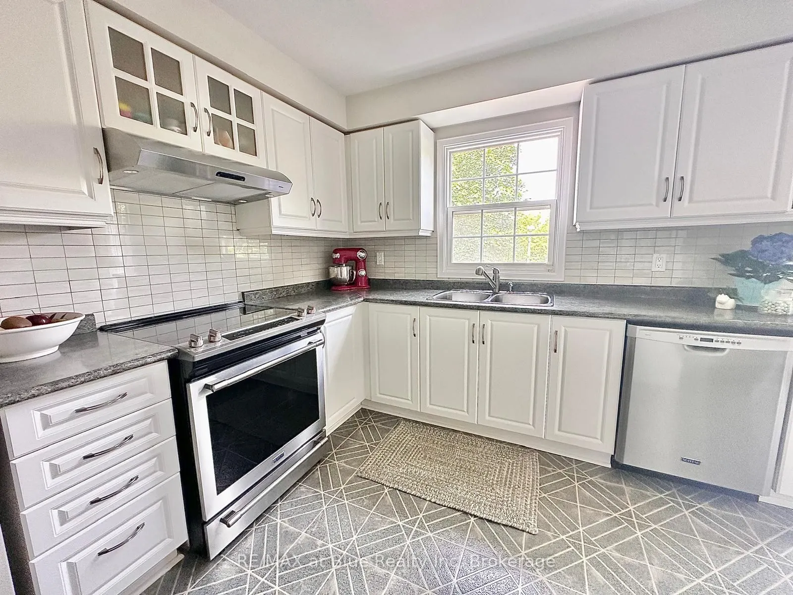 8 Stornwood Court, #8