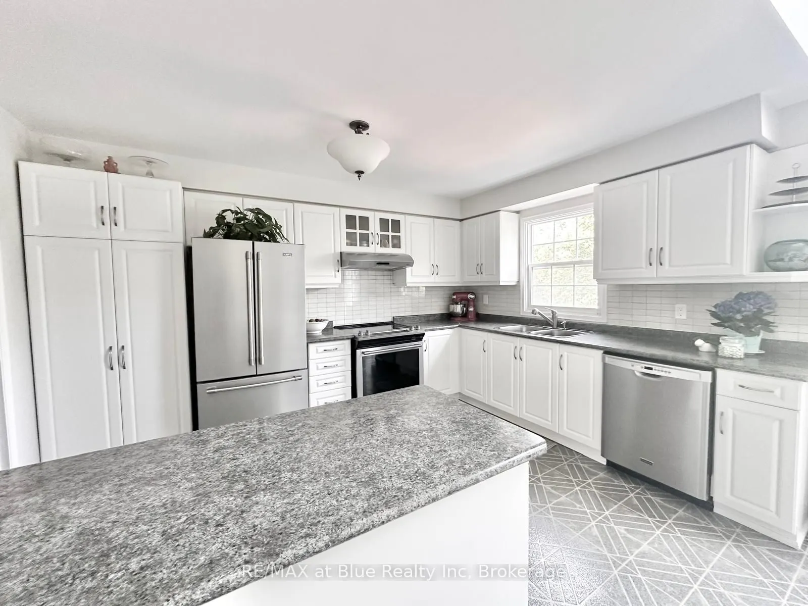 8 Stornwood Court, #8