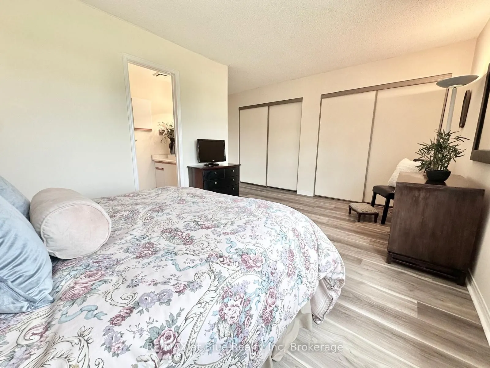 8 Stornwood Court, #8