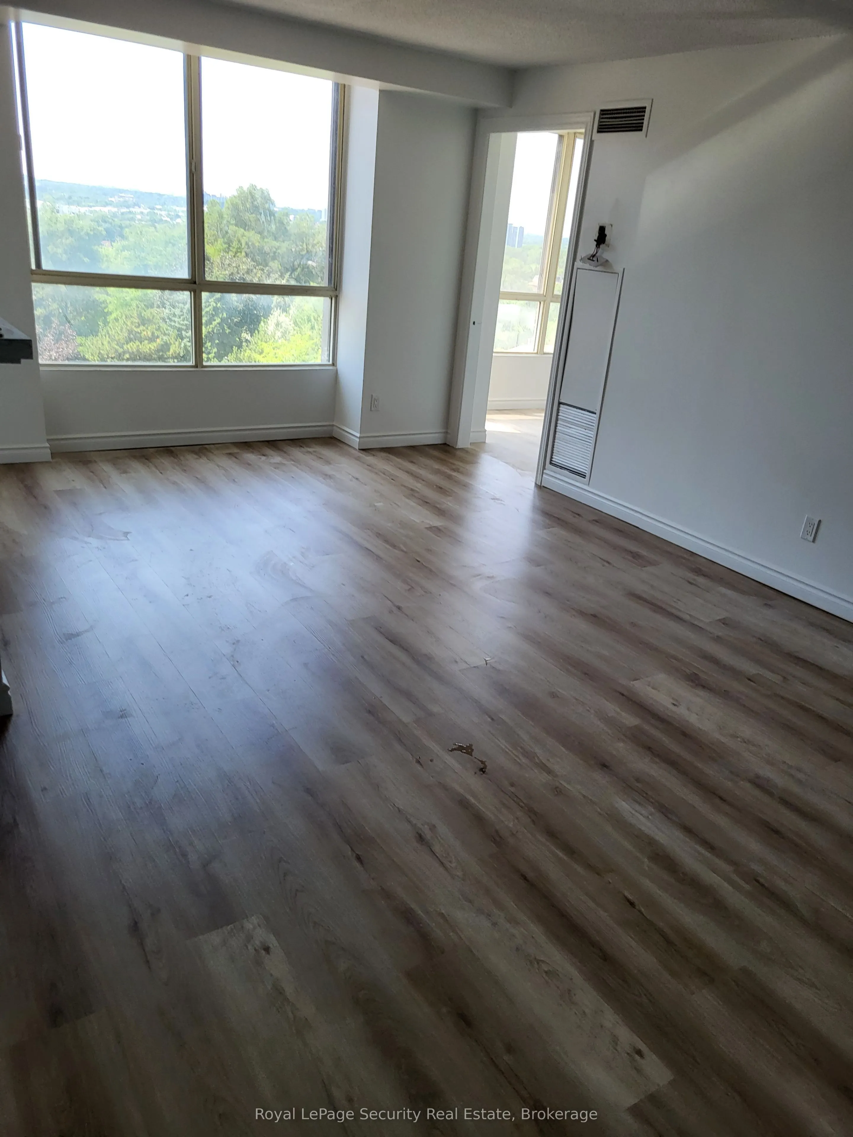 2470 Eglinton Avenue W, #605