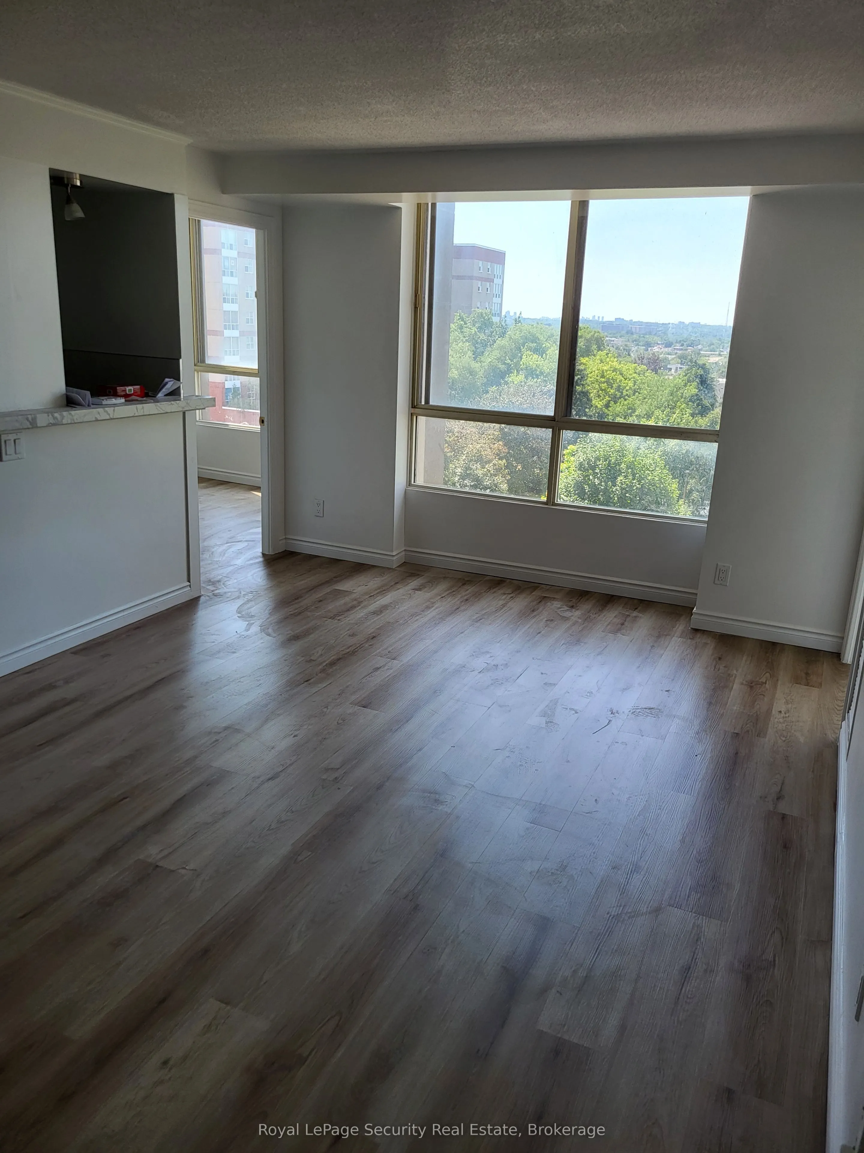 2470 Eglinton Avenue W, #605