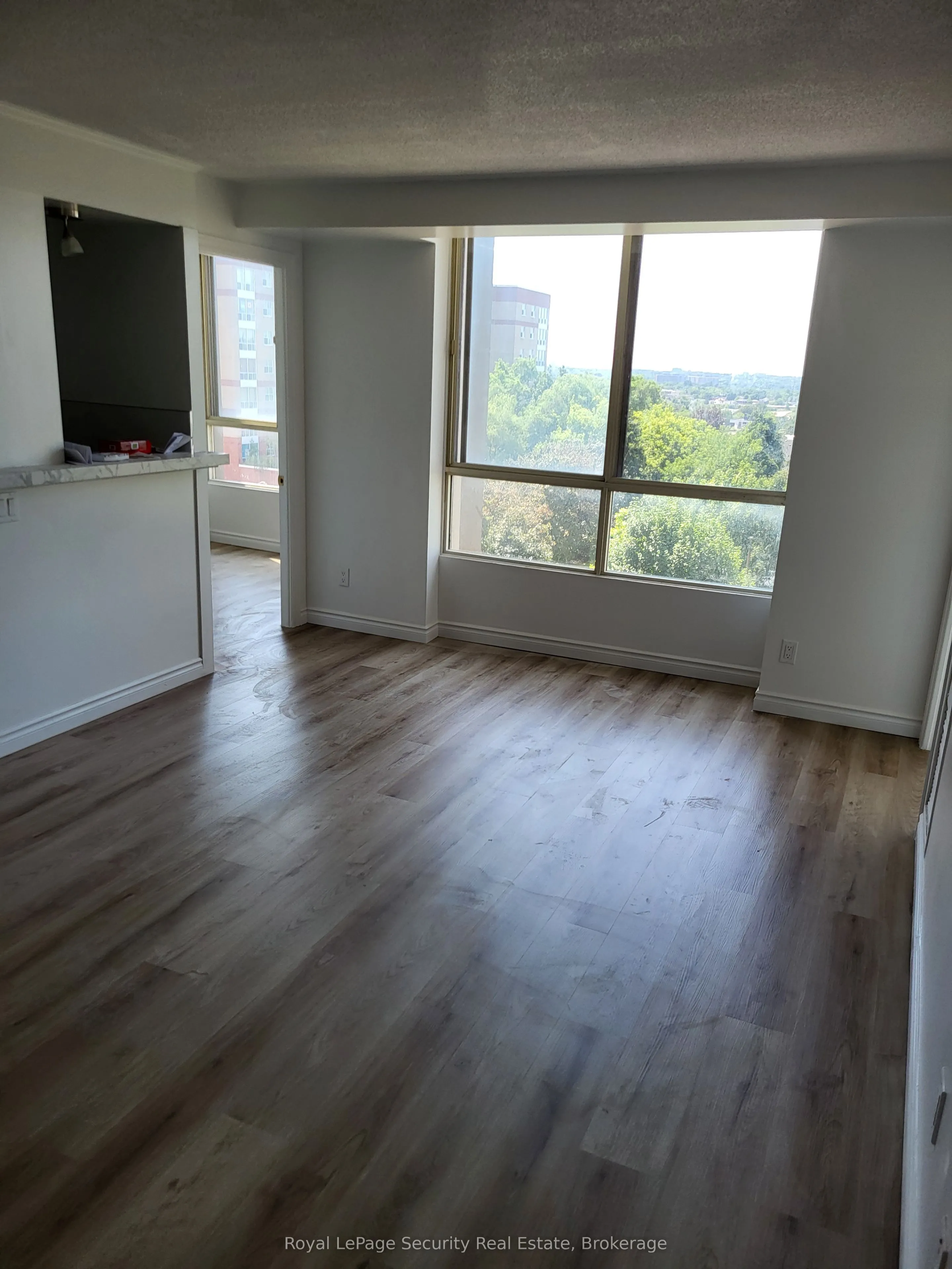 2470 Eglinton Avenue W, #605