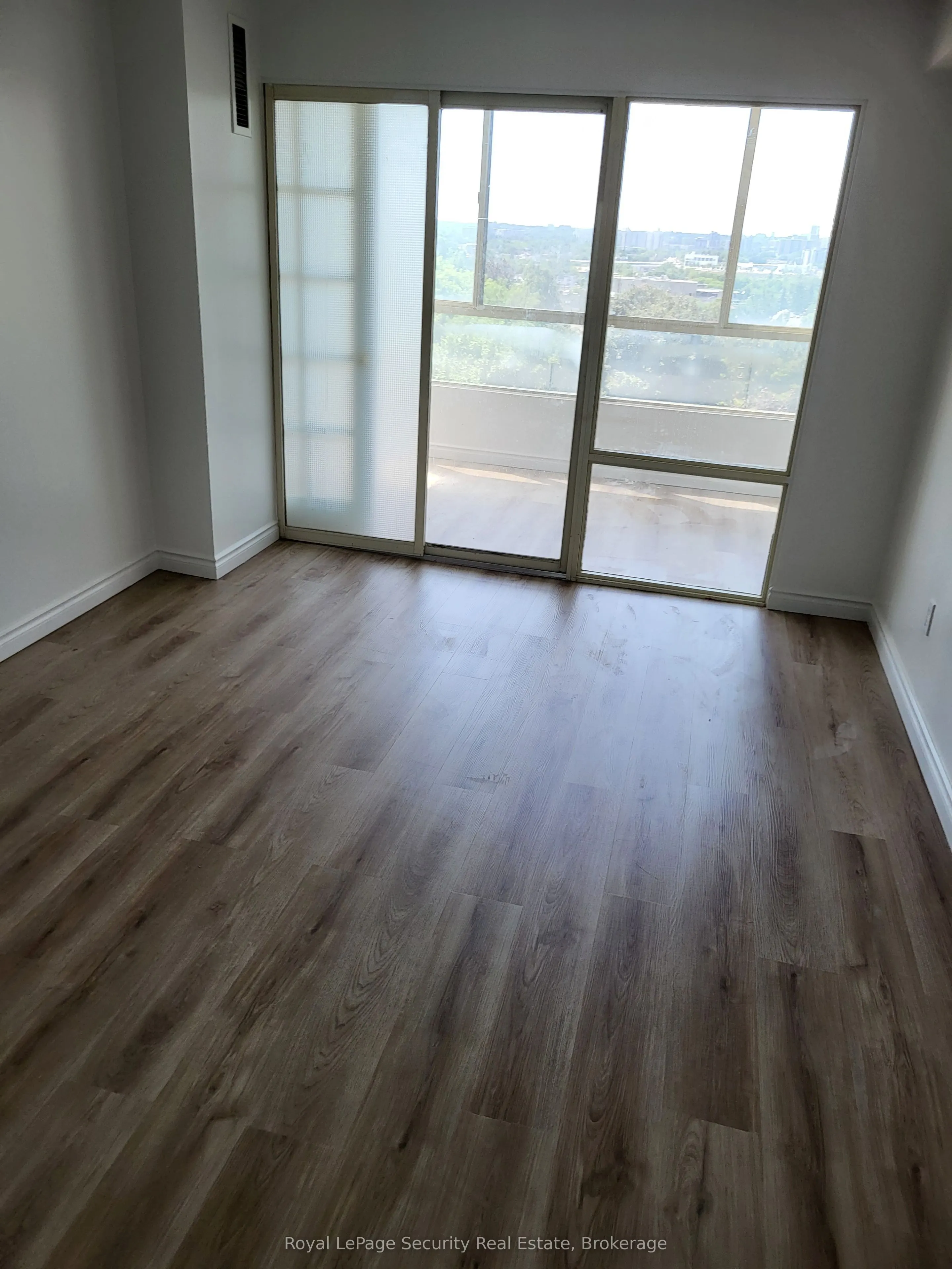 2470 Eglinton Avenue W, #605