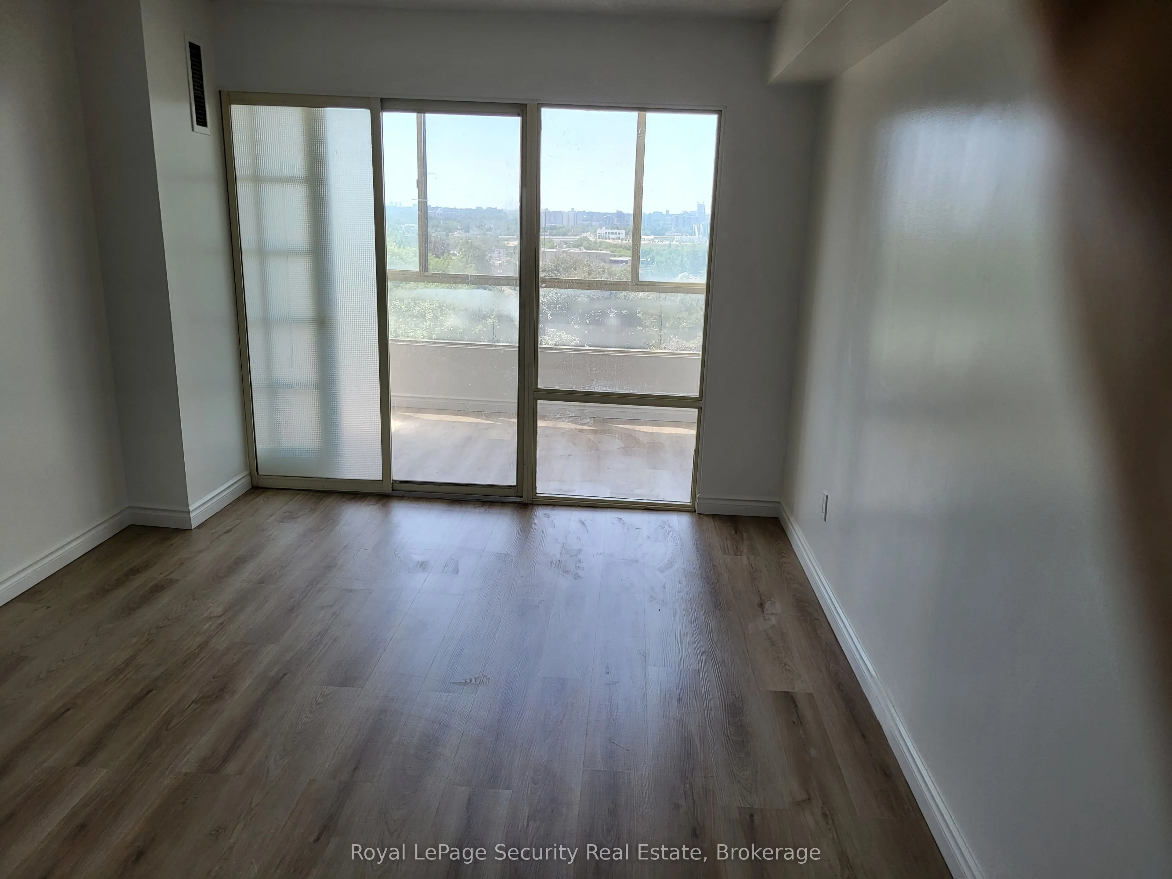 2470 Eglinton Avenue W, #605