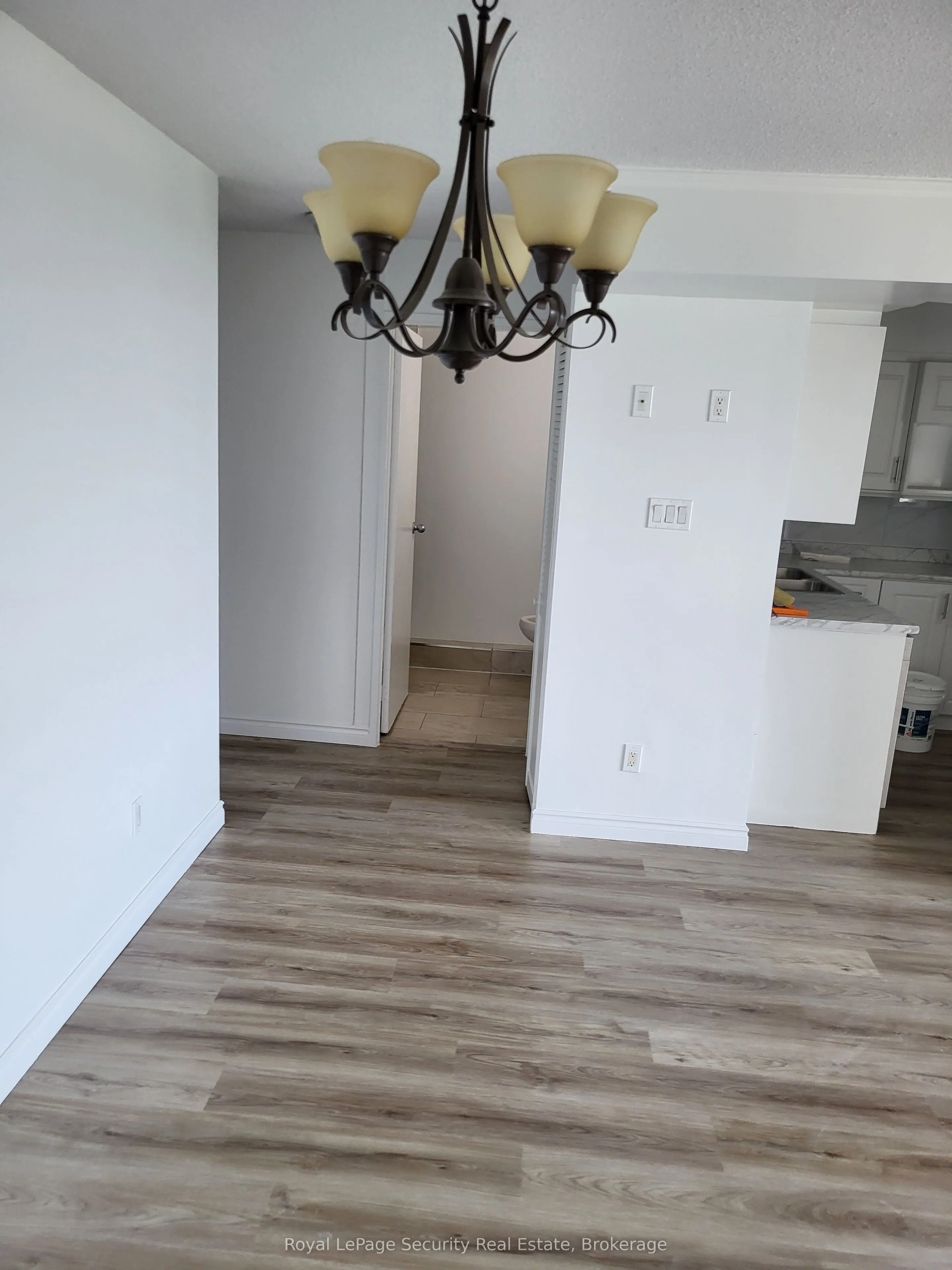 2470 Eglinton Avenue W, #605
