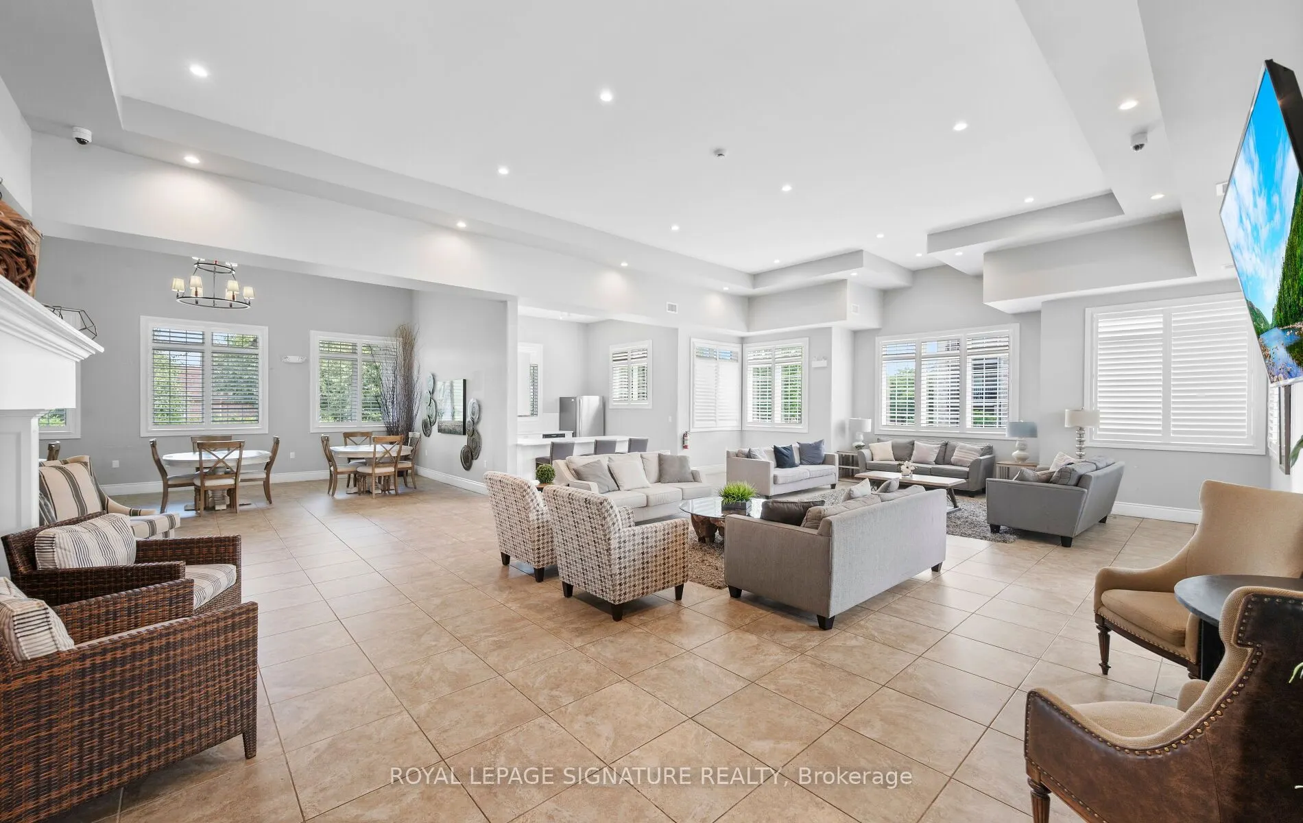 1470 Main Street E, #204