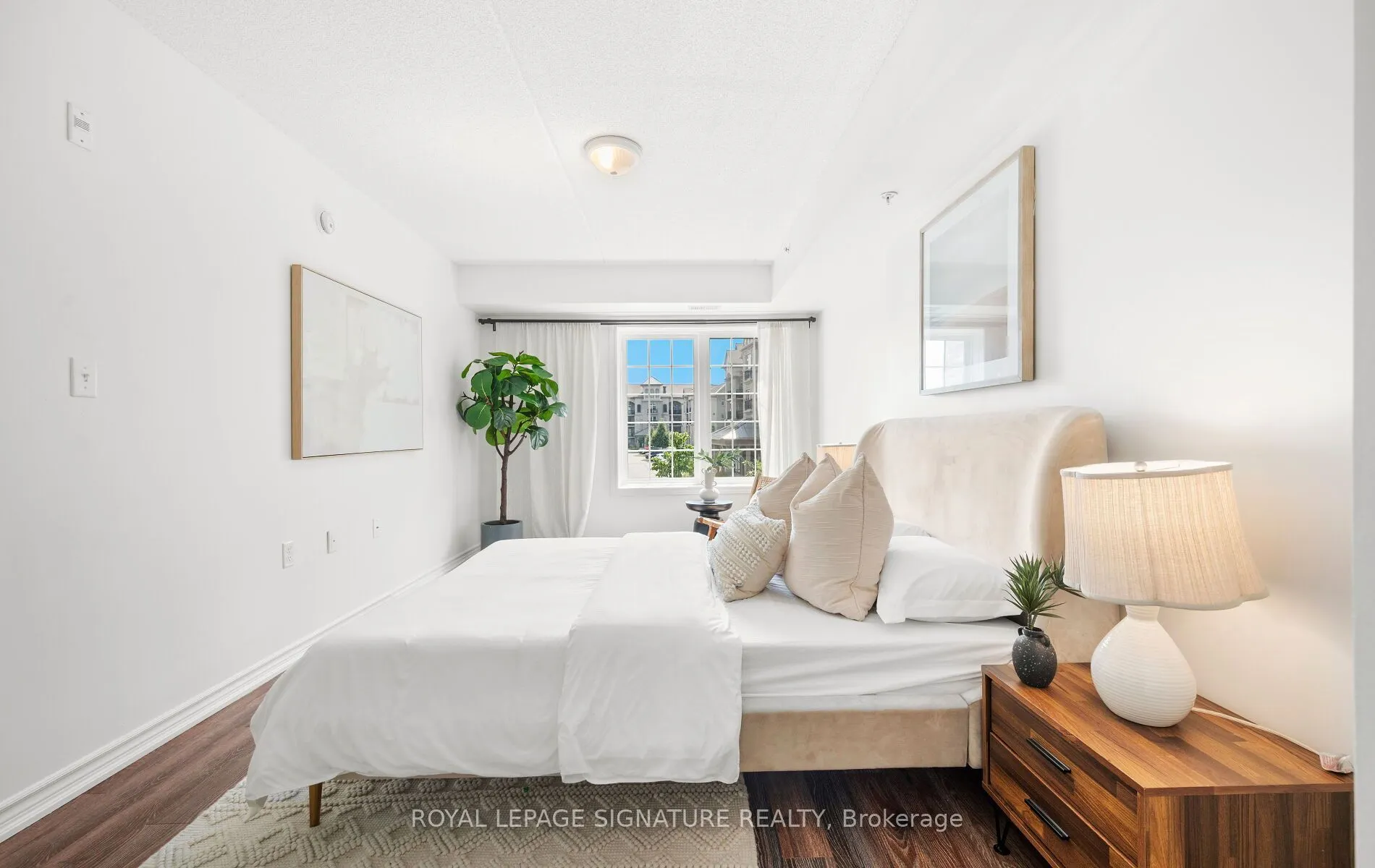 1470 Main Street E, #204