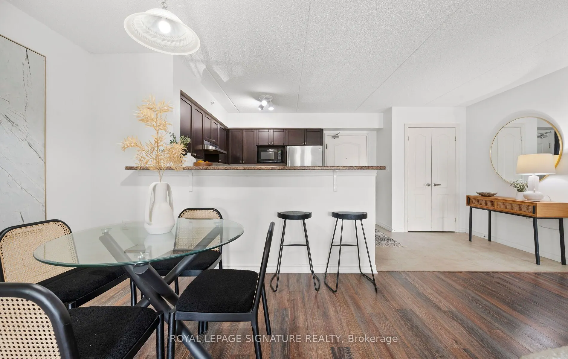 1470 Main Street E, #204