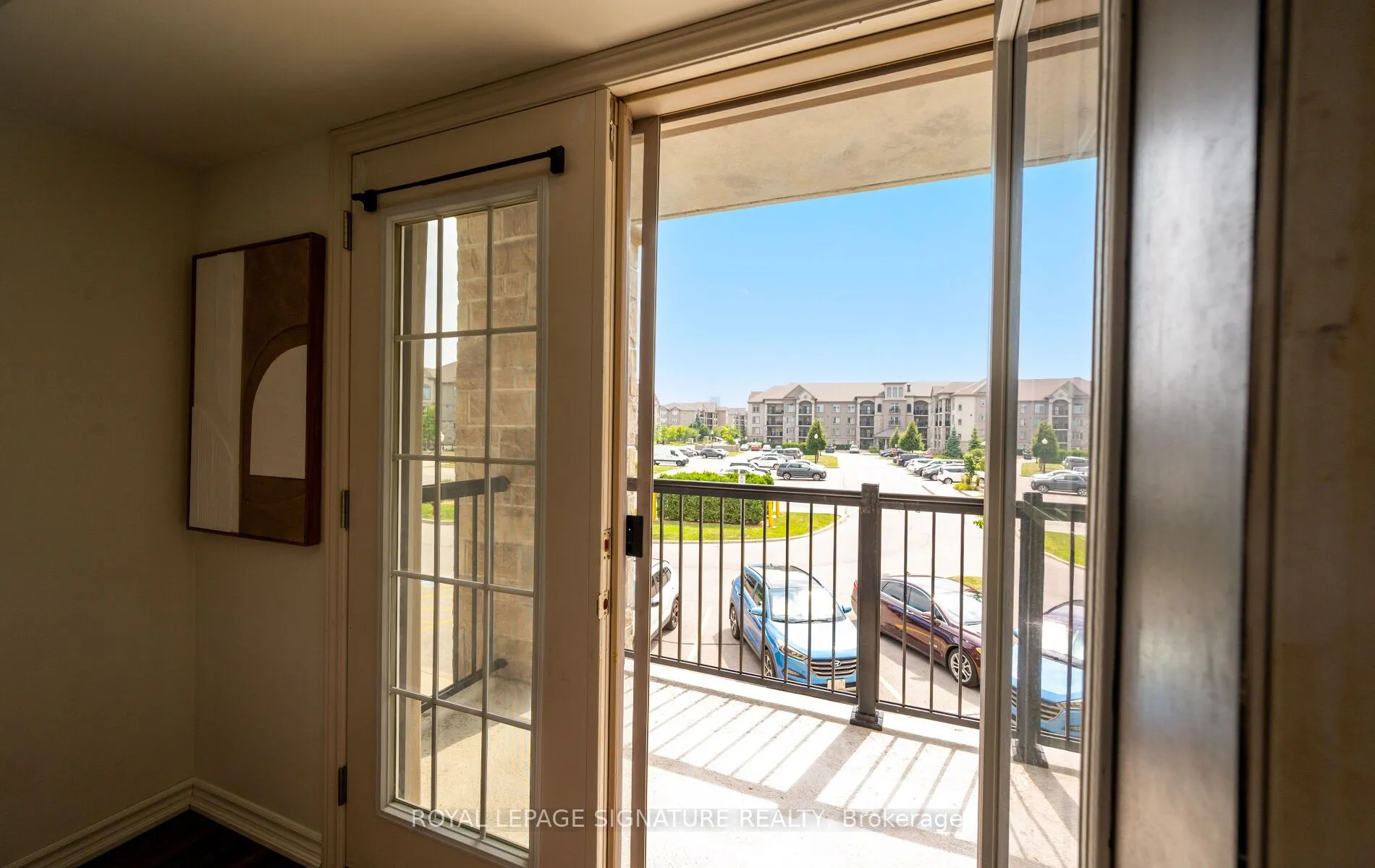 1470 Main Street E, #204
