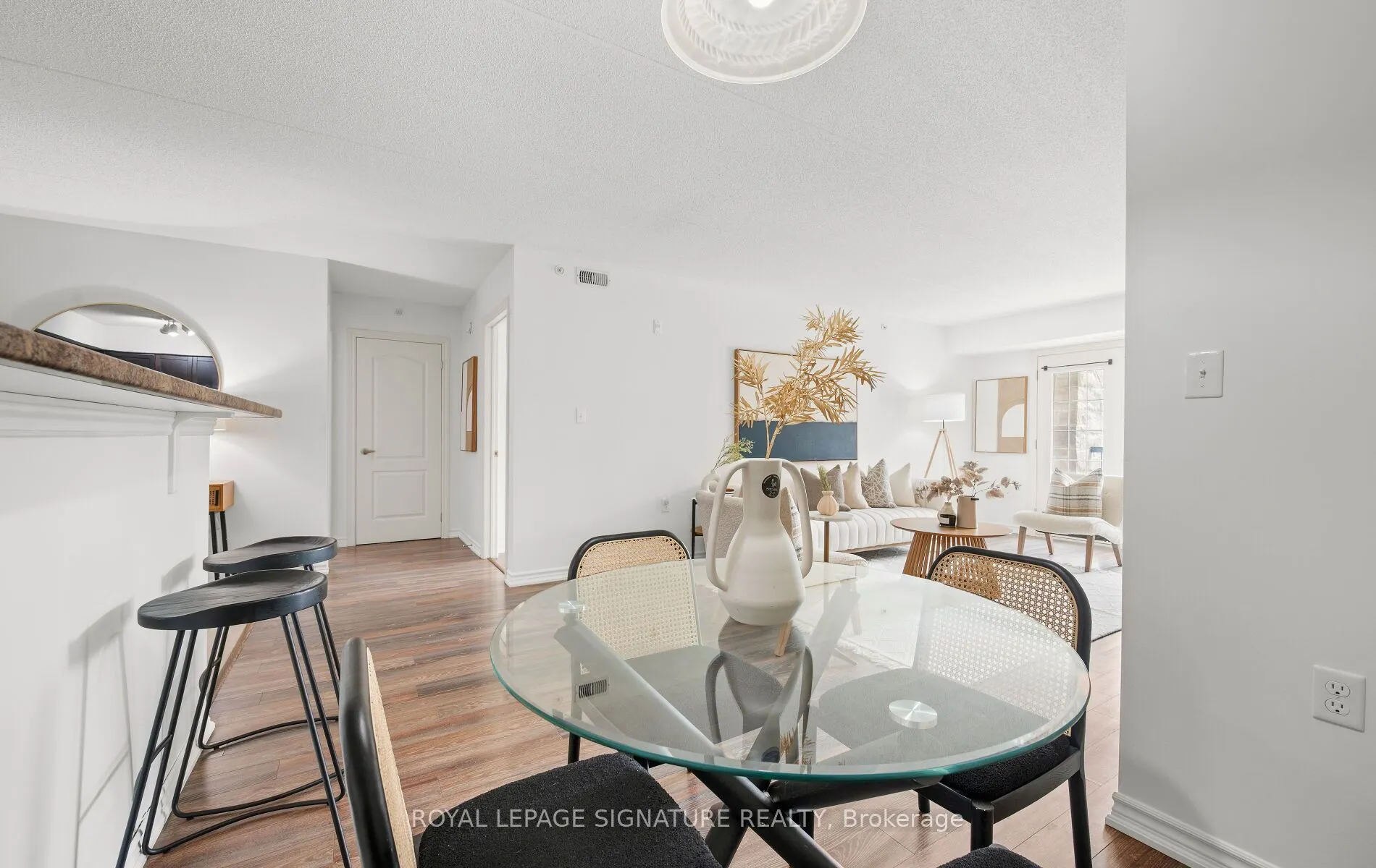 1470 Main Street E, #204