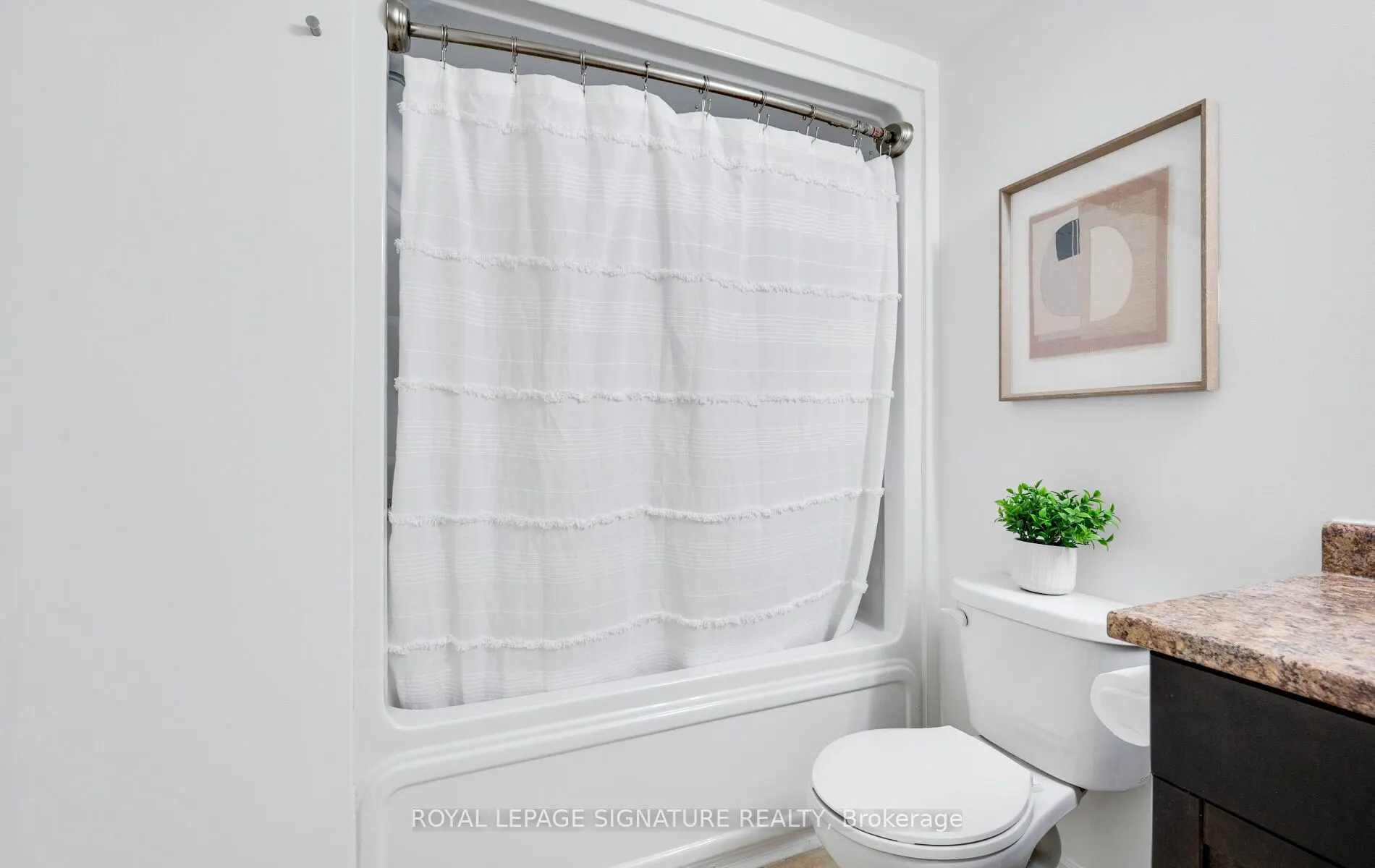 1470 Main Street E, #204