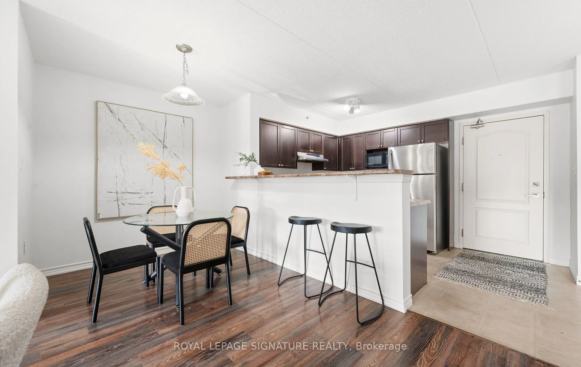 1470 Main Street E, #204