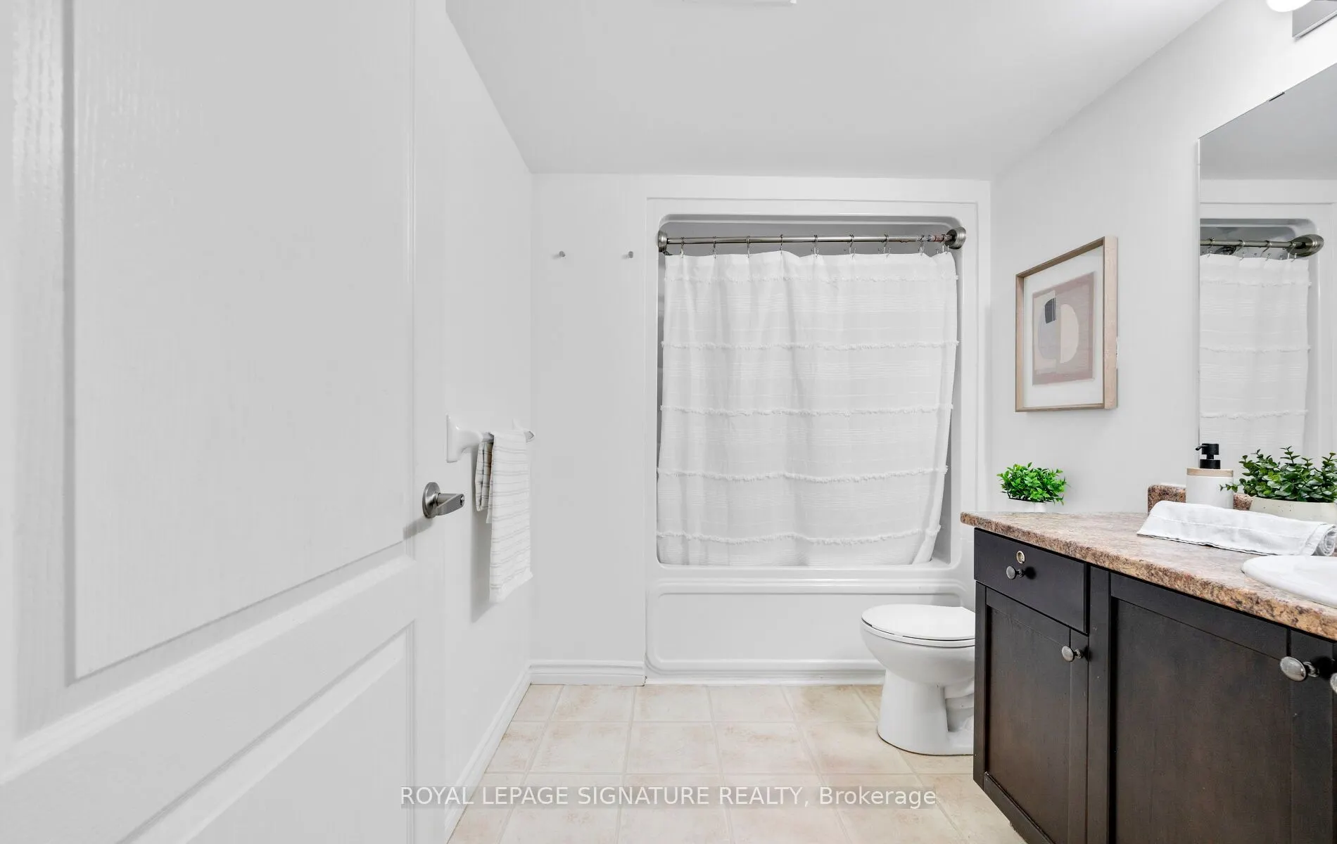 1470 Main Street E, #204